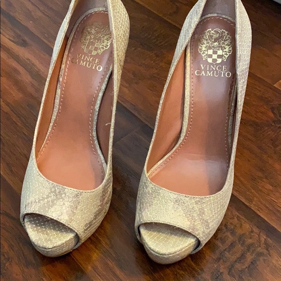 Vince Camuto leather heels - Picture 8 of 13